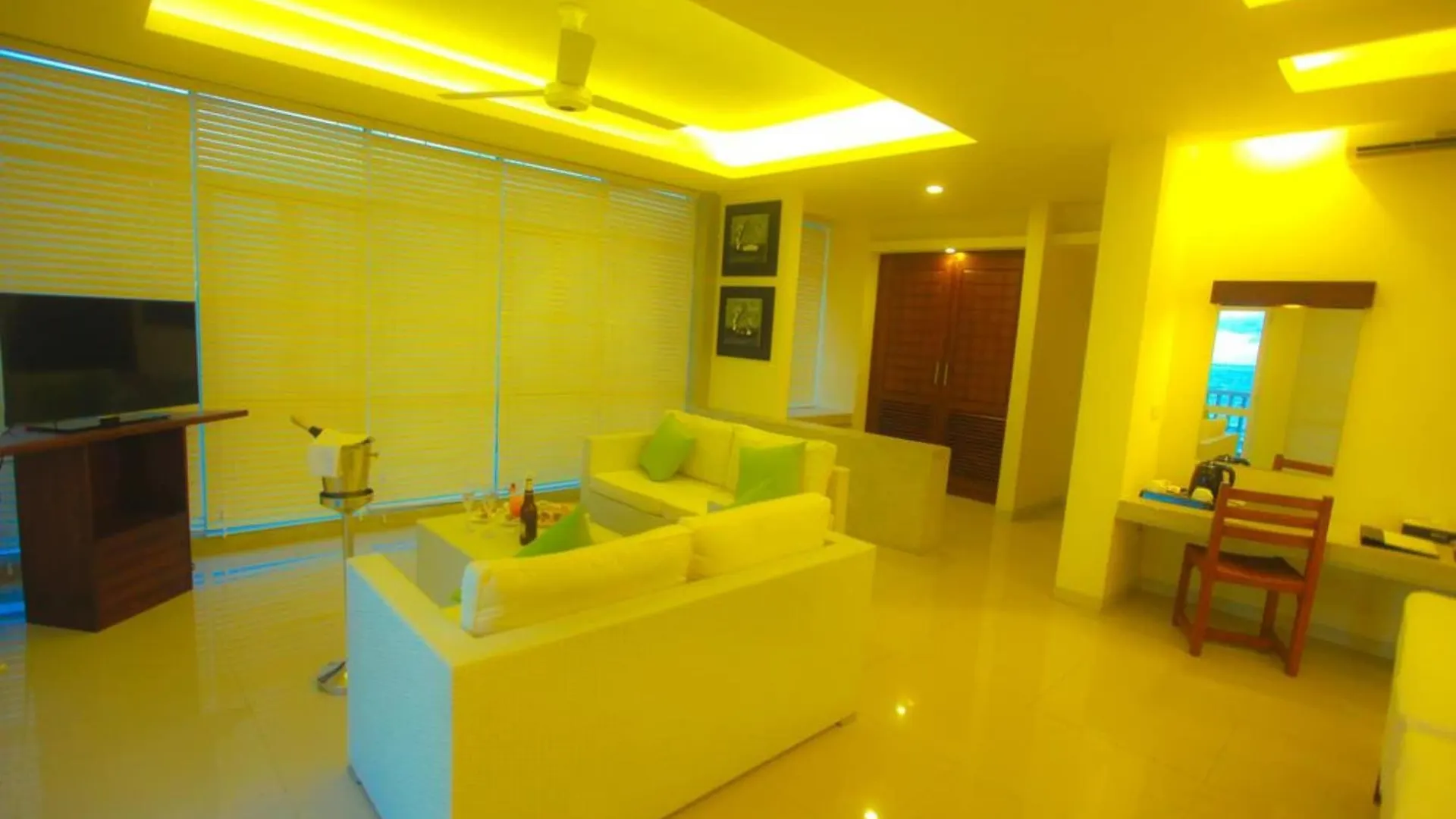 ****  Beacon Beach Hotel Negombo Sri Lanka