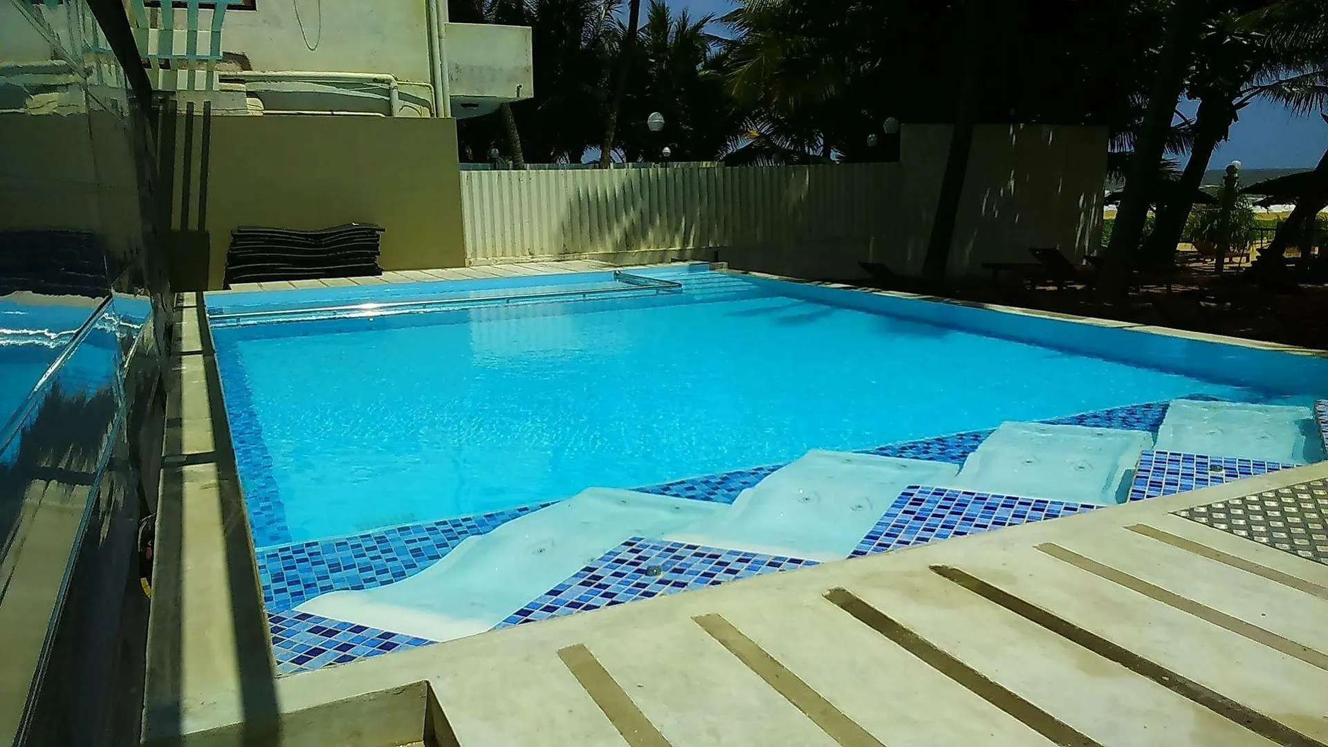 ****  Beacon Beach Hotel Negombo Sri Lanka